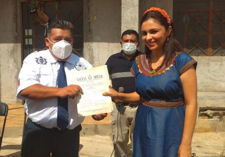 ENTREGAN TERRENO EN DONACIÓN A BOMBEROS DE IXHUATLÀN DEL CAFÉ