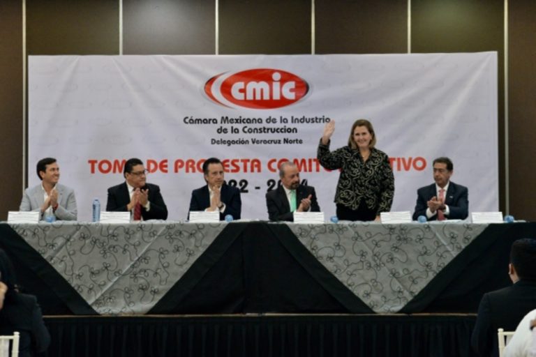 ATESTIGUA PRESIDENTA DEL CONGRESO LOCAL TOMA DE PROTESTA DE COMITÉ DIRECTIVO DE LA CMIC NORTE