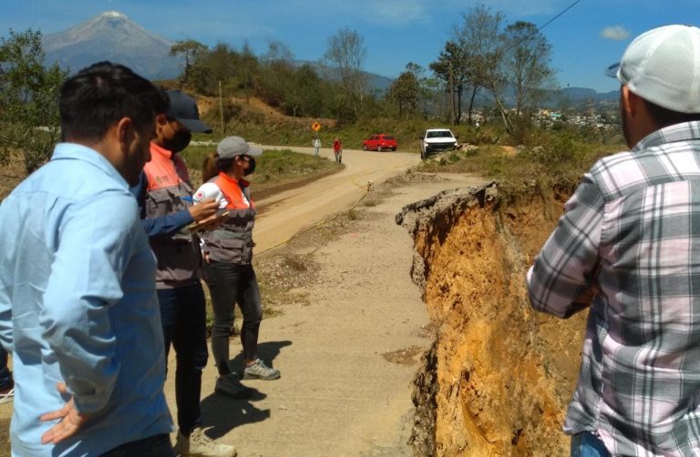 ATIENDEN AUTORIDADES CAMINO A XOCOTLA