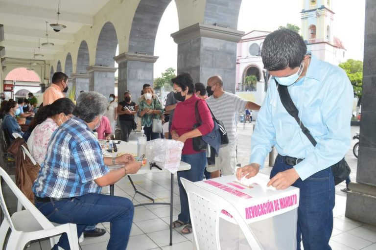 VERACRUZ NO LE FALLÓ AL PRESIDENTE; ARRASADOR TRIUNFO: GÓMEZ CAZARÍN