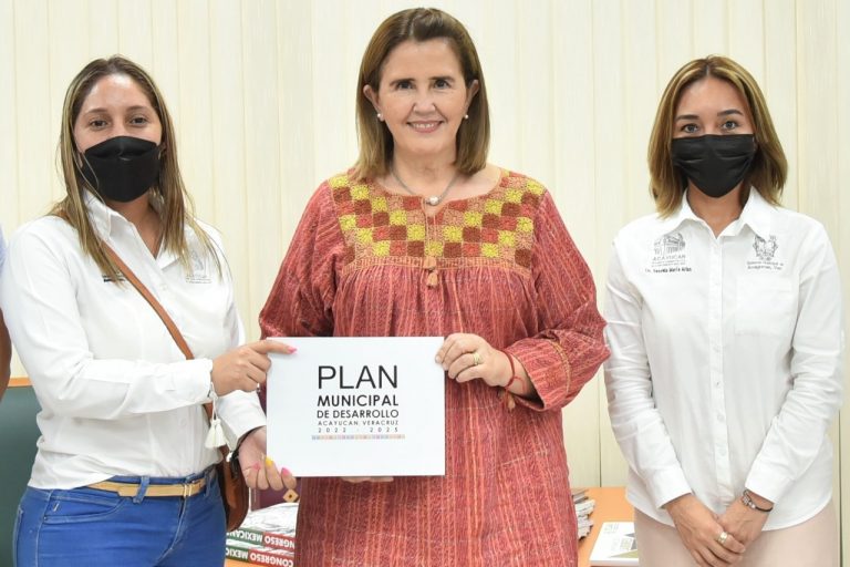RECIBE DIPUTADA PLANES MUNICIPALES DE DESARROLLO 2022-2025