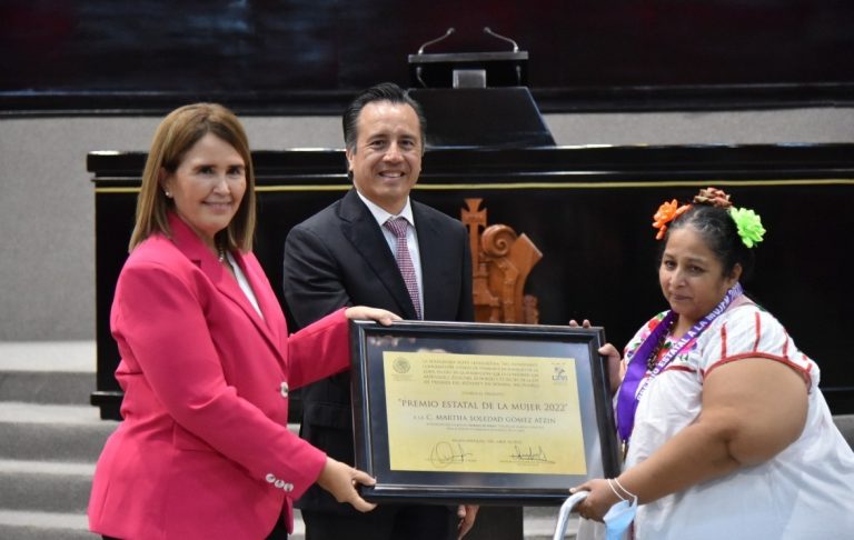 MARTHA SOLEDAD GÓMEZ ATZIN, PREMIO ESTATAL DE LA MUJER 2022