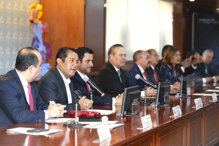 IMPORTANTE LA PARTICIPACIÓN DEL SECTOR EMPRESARIAL PARA MANTENER EL DESARROLLO ECONÓMICO DEL PAÍS: GUTIÉRREZ LUNA