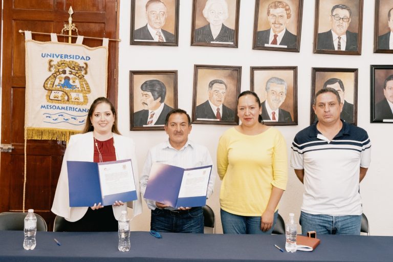 FIRMAN CONVENIO CON UNIVERSIDAD MESOAMERICANA