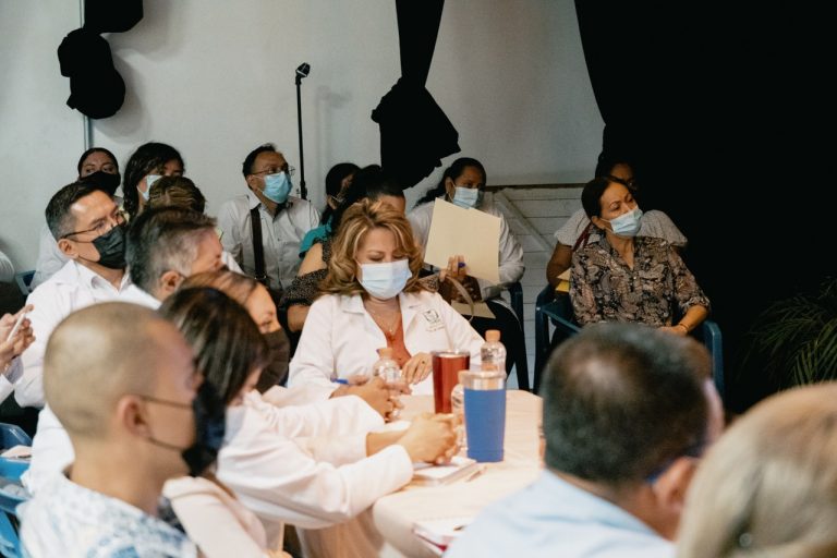 DESARROLLAN MESA DE TRABAJO CONTRA LA VIOLENCIA FAMILIAR Y SEXUAL