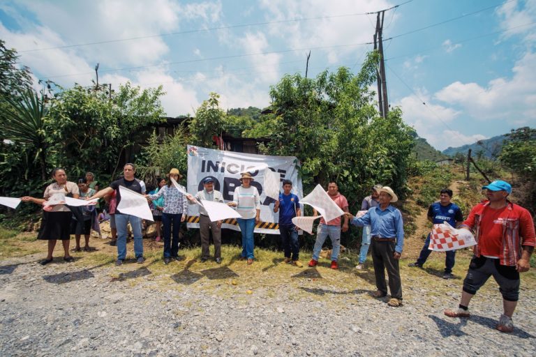 COSCOMATEPEC INICIA PAVIMENTACIONES EN XALTENANGO Y MAQUILIXHUATLA