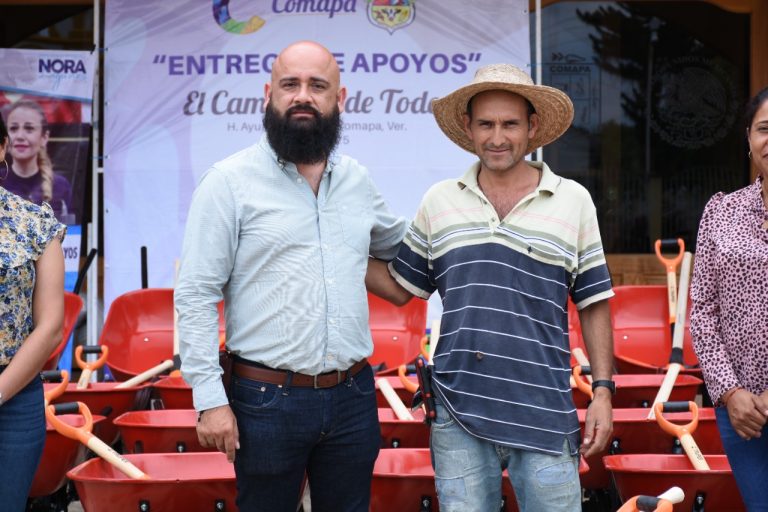 GABRIEL LAGUNES ENTREGA MÁS APOYOS PARA EL CAMPO