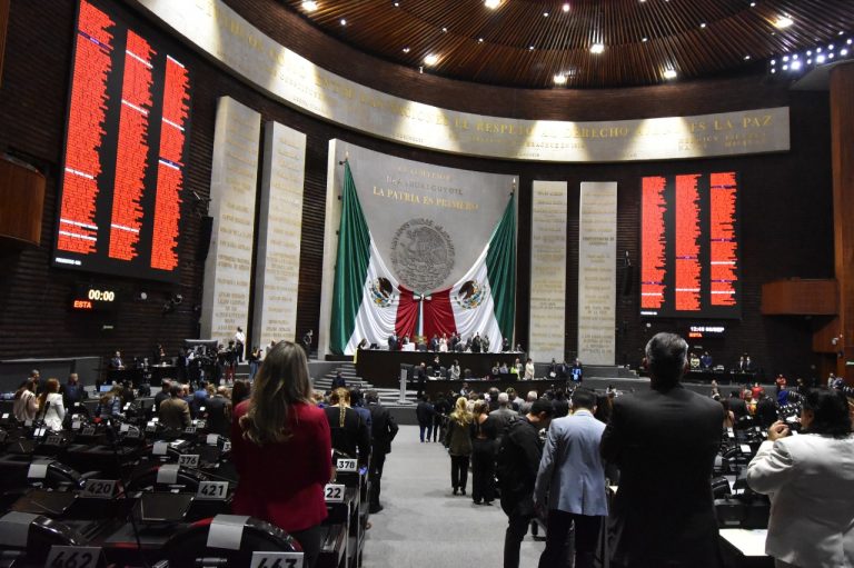 DIPUTADOS AVALAN REFORMAS PARA LA ATENCIÓN DE LA SALUD FÍSICA Y MENTAL DE EDUCANDOS