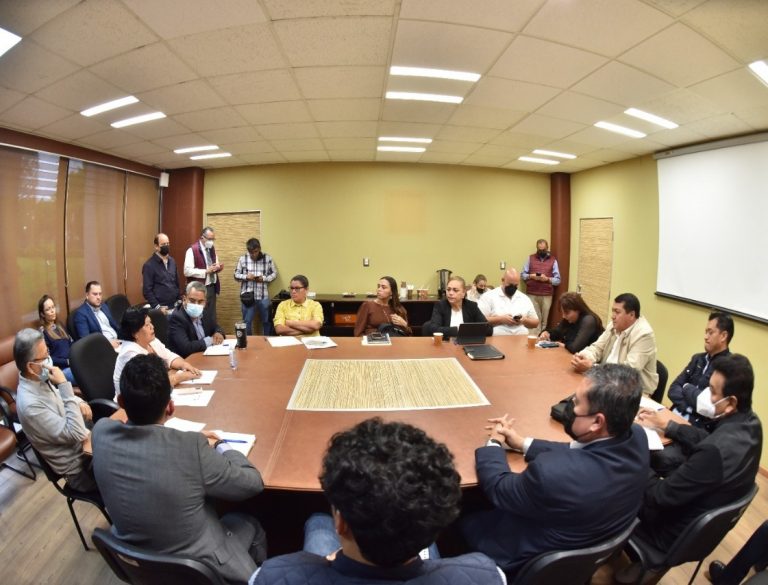 ANALIZA COMISIÓN Y SEV ESTRATEGIAS PARA AGILIZAR REGULARIZACIÓN DE PREDIOS ESCOLARES