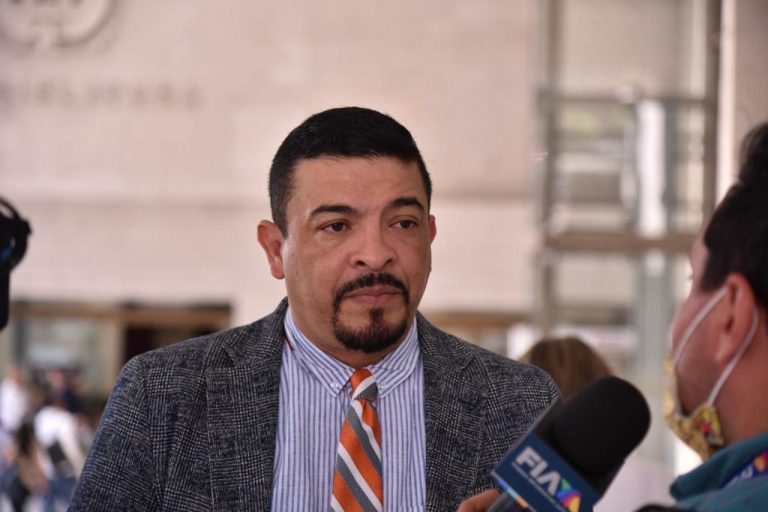 VALOR Y COHERENCIA DEL GOBERNADOR COMBATIENDO CORRUPCIÓN: GÓMEZ CAZARÍN