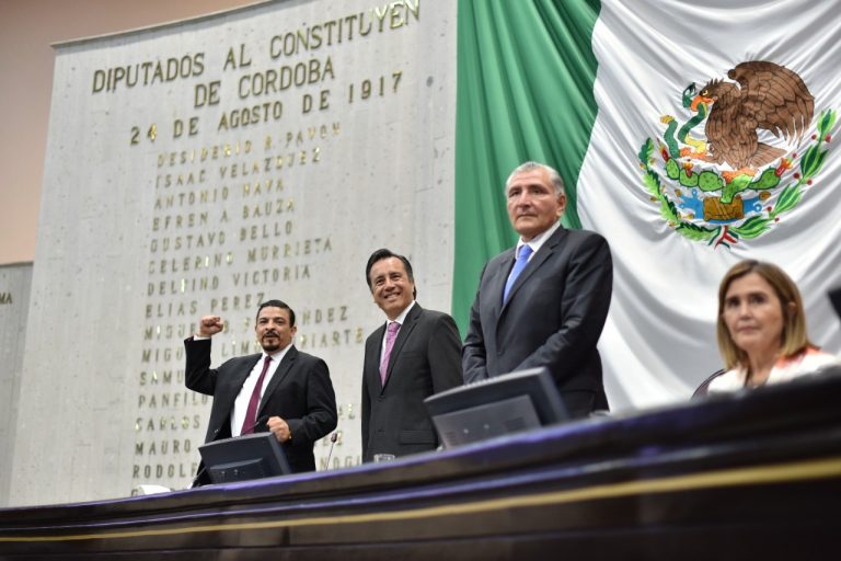 DIALOGAN CONGRESO Y GOBERNADOR CON EL SECRETARIO DE GOBERNACIÓN
