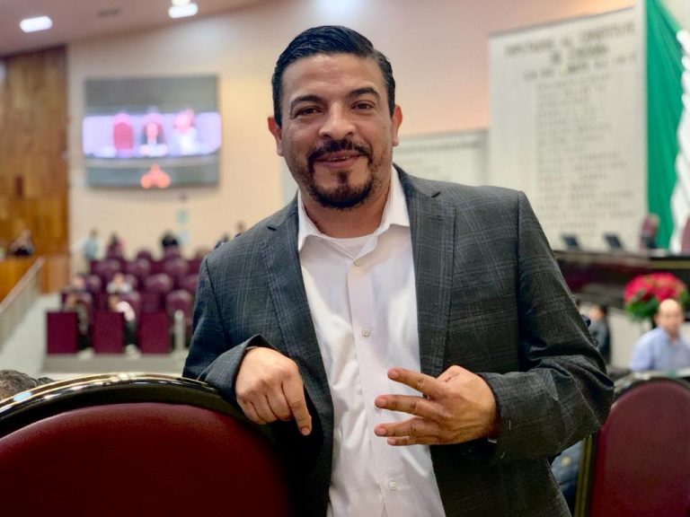 VERACRUZ PROGRESA PORQUE SE ACABÓ EL SAQUEO; LO QUE SE ROBABAN, HOY SE DESTINA A OBRAS: GÓMEZ CAZARÍN