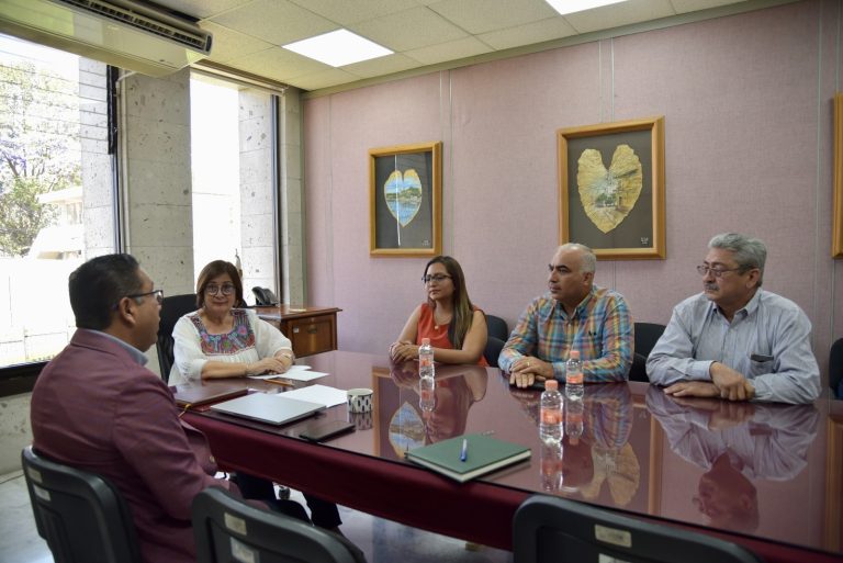 ASESORA CONGRESO A AUTORIDADES DE SOLEDAD DE DOBLADO