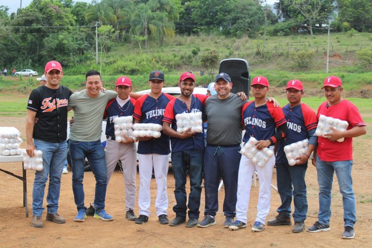 ALCALDE DE ZENTLA CONTINÚA APOYANDO EL DEPORTE