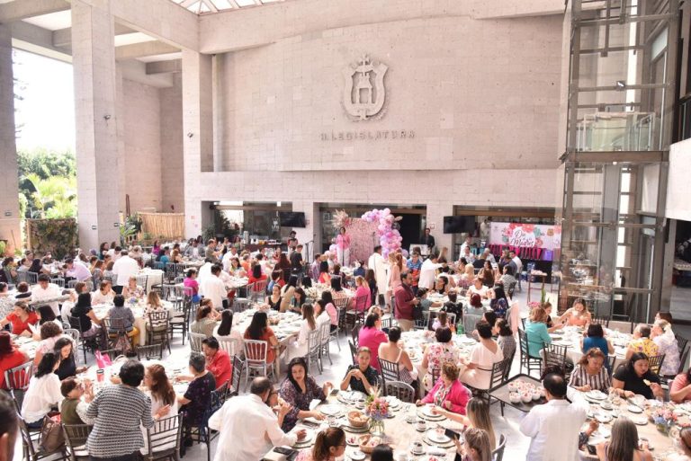 CELEBRA CONGRESO DEL ESTADO A LAS MADRES TRABAJADORAS