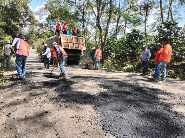 GOBIERNO DE GABRIEL LAGUNES REHABILITA CARRETERA CAPRICHO-SOLEDAD