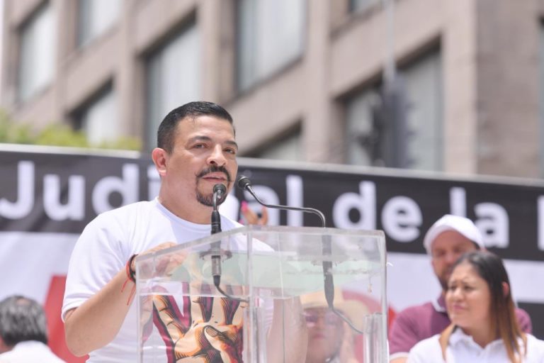 JULEN REMENTERÍA, BRAVUCÓN, CORRUPTO Y MISÓGINO, ESTÁ DESESPERADO PORQUE SE QUEDARÁ SIN HUESO: GÓMEZ CAZARÍN