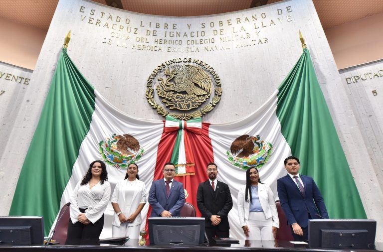 SESIONA EL XVIII PARLAMENTO DE LA JUVENTUD VERACRUZANA