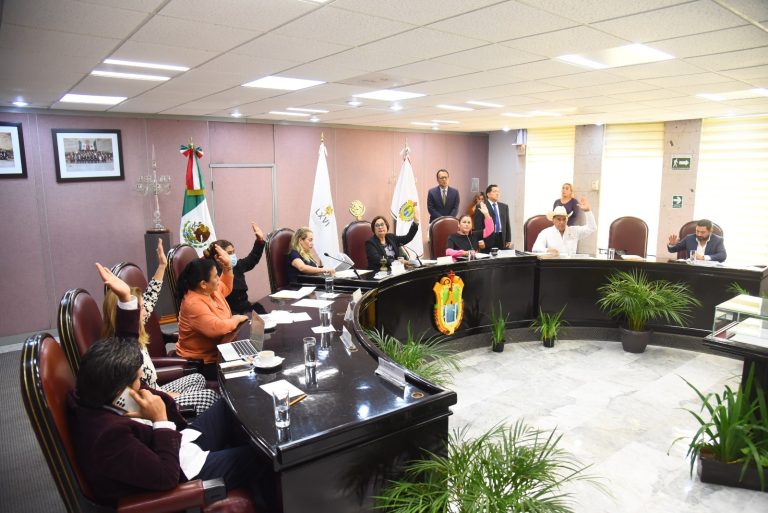 CONGRESO, SIN FACULTADES PARA AUTORIZAR PARTIDAS ESPECIALES A AYUNTAMIENTOS