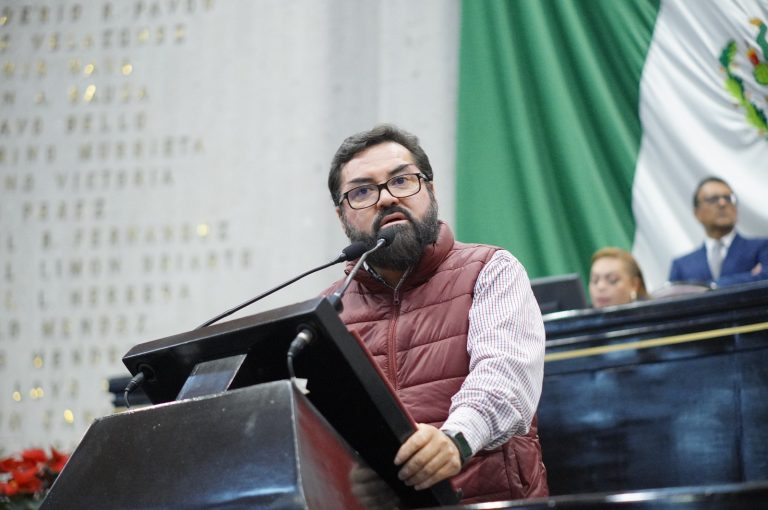 LAS CALUMNIAS NO NOS DETENDRÁN; LE CUMPLIMOS AL PUEBLO CON UN GOBIERNO HONESTO: SERGIO GUZMÁN