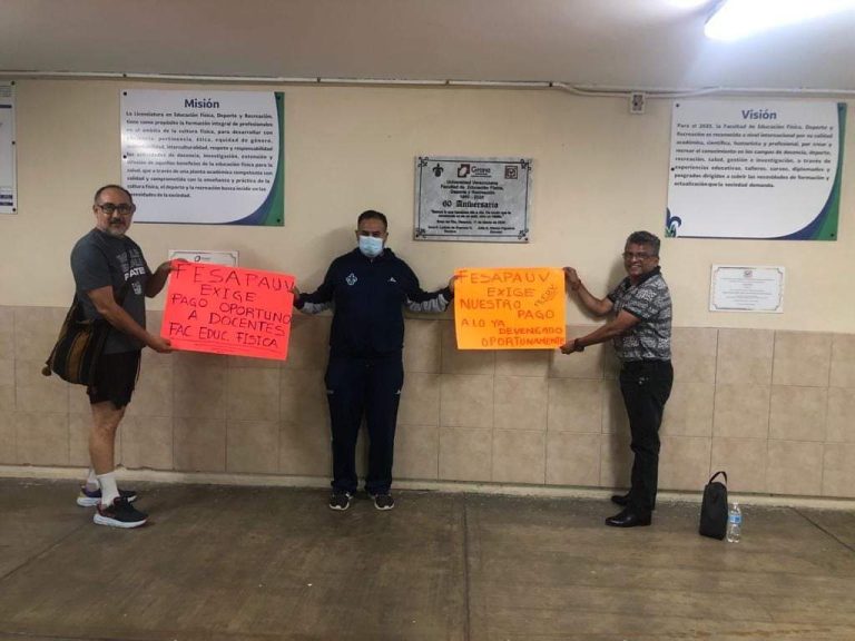 ACADÉMICOS DE UV SE INCONFORMAN POR FALTA DE PAGOS