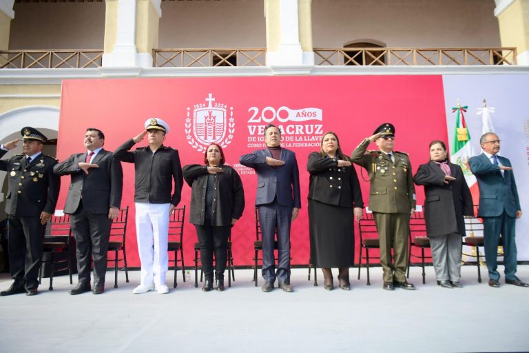 ASISTE CONGRESO A CONMEMORACIÓN DE LOS 200 AÑOS DE VERACRUZ COMO PARTE DE LA FEDERACIÓN