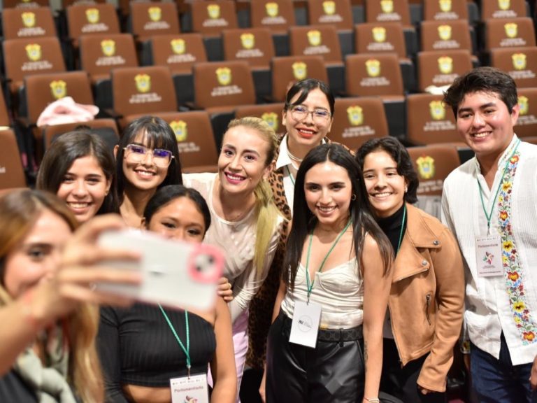 NORA LAGUNES INVITA A LA JUVENTUD VERACRUZANA AL XIX PARLAMENTO DE LA JUVENTUD