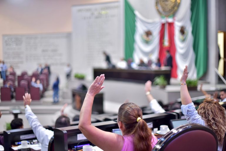 AUTORIZA CONGRESO DAR EN COMODATO EL ESTADIO LUIS «PIRATA» FUENTE