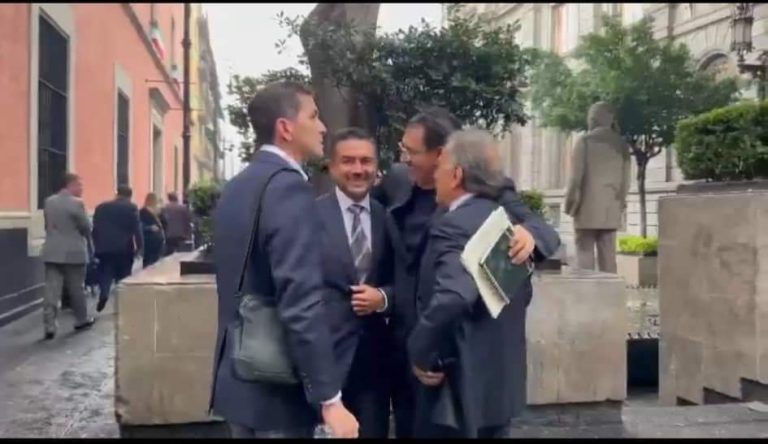 EXPULSAN A LOS YUNES DEL PAN POR TRAIDORES