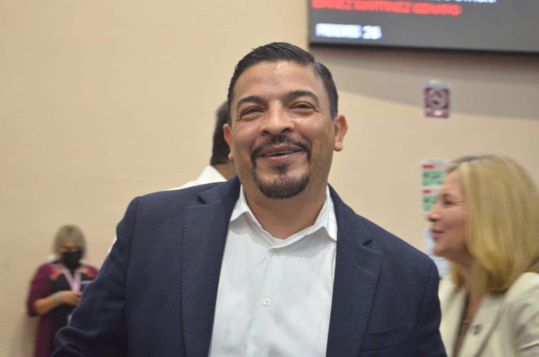 GÓMEZ CAZARÍN, EN EL TOP TEN DE LÍDERES PARLAMENTARIOS DEL PAÍS
