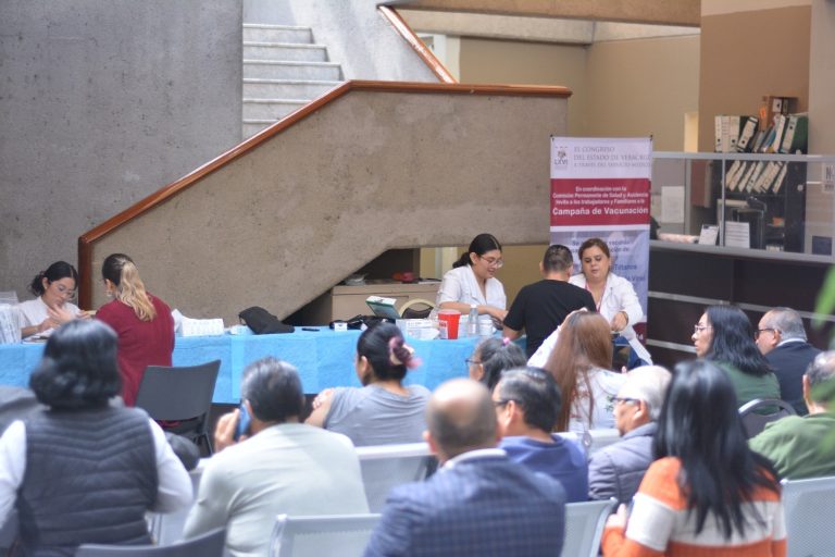 REALIZA CONGRESO CAMPAÑA DE VACUNACIÓN POR TEMPORADA INVERNAL