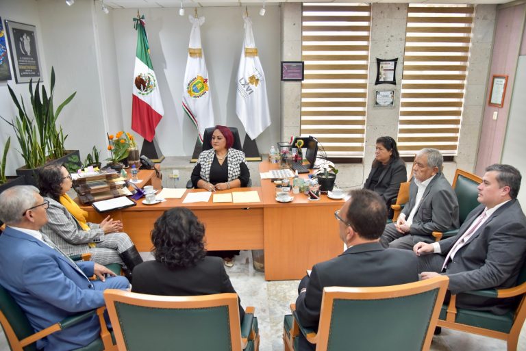 RECIBE CONGRESO INICIATIVA PARA REFORMAR LEY ORGÁNICA DE LA UV