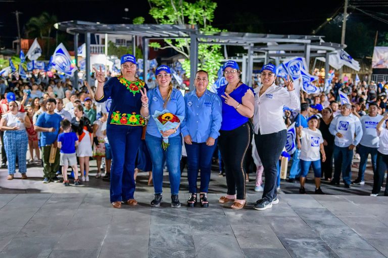 ¡GRAN RECIBIMIENTO A NORA LAGUNES EN LA CABECERA MUNICIPAL DE COMAPA! LA ZONA ALTA SE VUELCA CON FUERZA EN SU RESPALDO