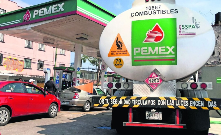 MÉXICO ENVÍA GASOLINA SUBSIDIADA A CUBA MIENTRAS EL PRECIO AL PÚBLICO SUPERA LOS $24 POR LITRO