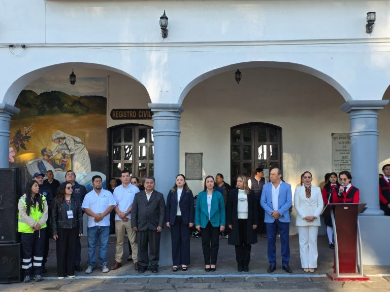 HUATUSCO FORTALECE LOS VALORES CÍVICOS CON MULTITUDINARIO DESFILE POR EL DÍA DE LA BANDERA