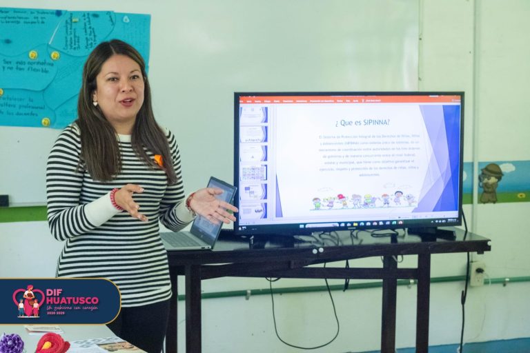 PERSONAL DE LA SUPERVISIÓN ESCOLAR ZONA 105, RECIBE PLATICAS POR PARTE DE SIPINNA