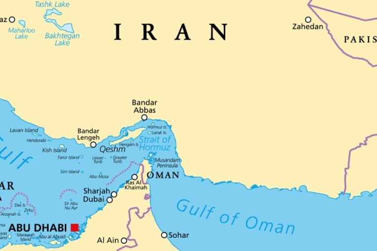 IRÁN ANUNCIA CIERRE DEL ESTRECHO DE ORMUZ Y AMENAZA CON ATACAR BUQUES QUE INTENTEN CRUZAR