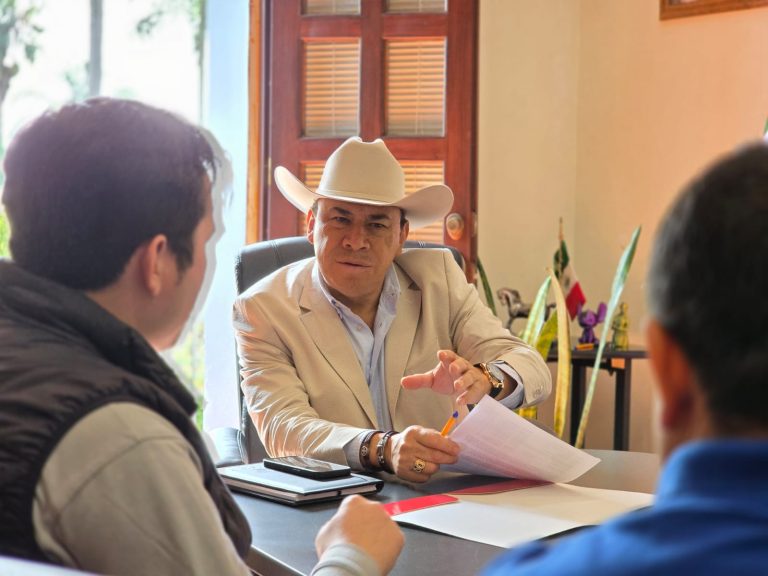 HUATUSCO FORTALECE LA EDUCACIÓN EN COMUNIDADES RURALES CON FIRMA DE CONVENIO CON CONAFE