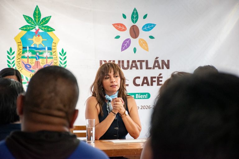 ENTREGAN NOMBRAMIENTOS A NUEVOS AGENTES MUNICIPALES