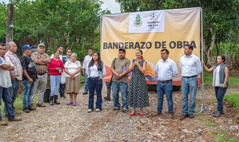 PAVIMENTARÁN DOS CALLES EN POTRERILLO EN IXHUATLÁN DEL CAFÉ